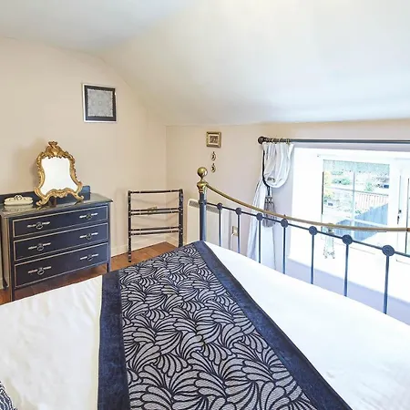 Host & - Honeysuckle *