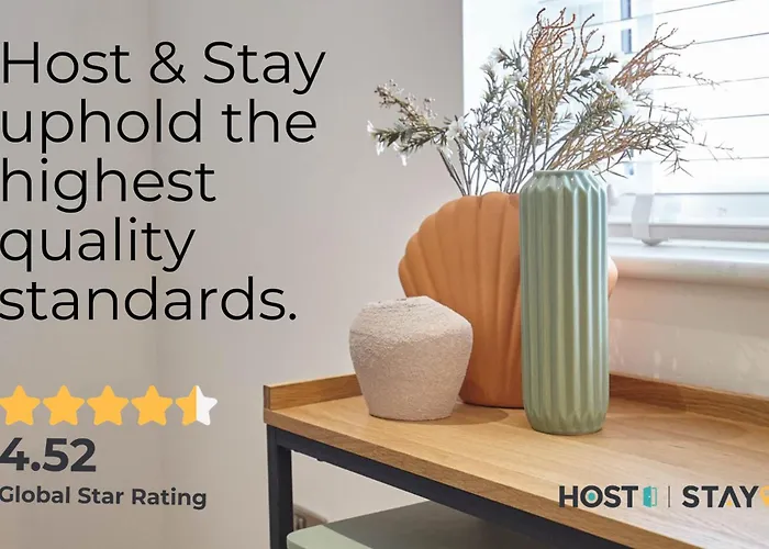 Host & - Honeysuckle Moorsholm